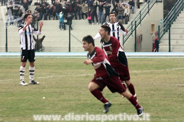 Sergio Nurchi esulta dopo il gol
